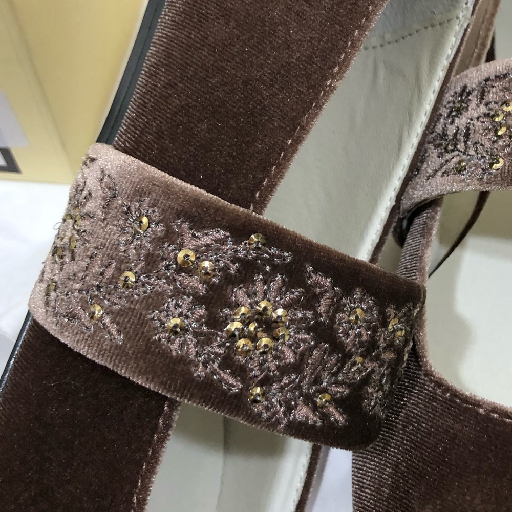 Bettye Muller New York Arietta Taupe Flat Sundance Anthropology